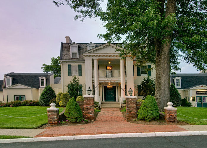 Clarion & Conference Center 3*