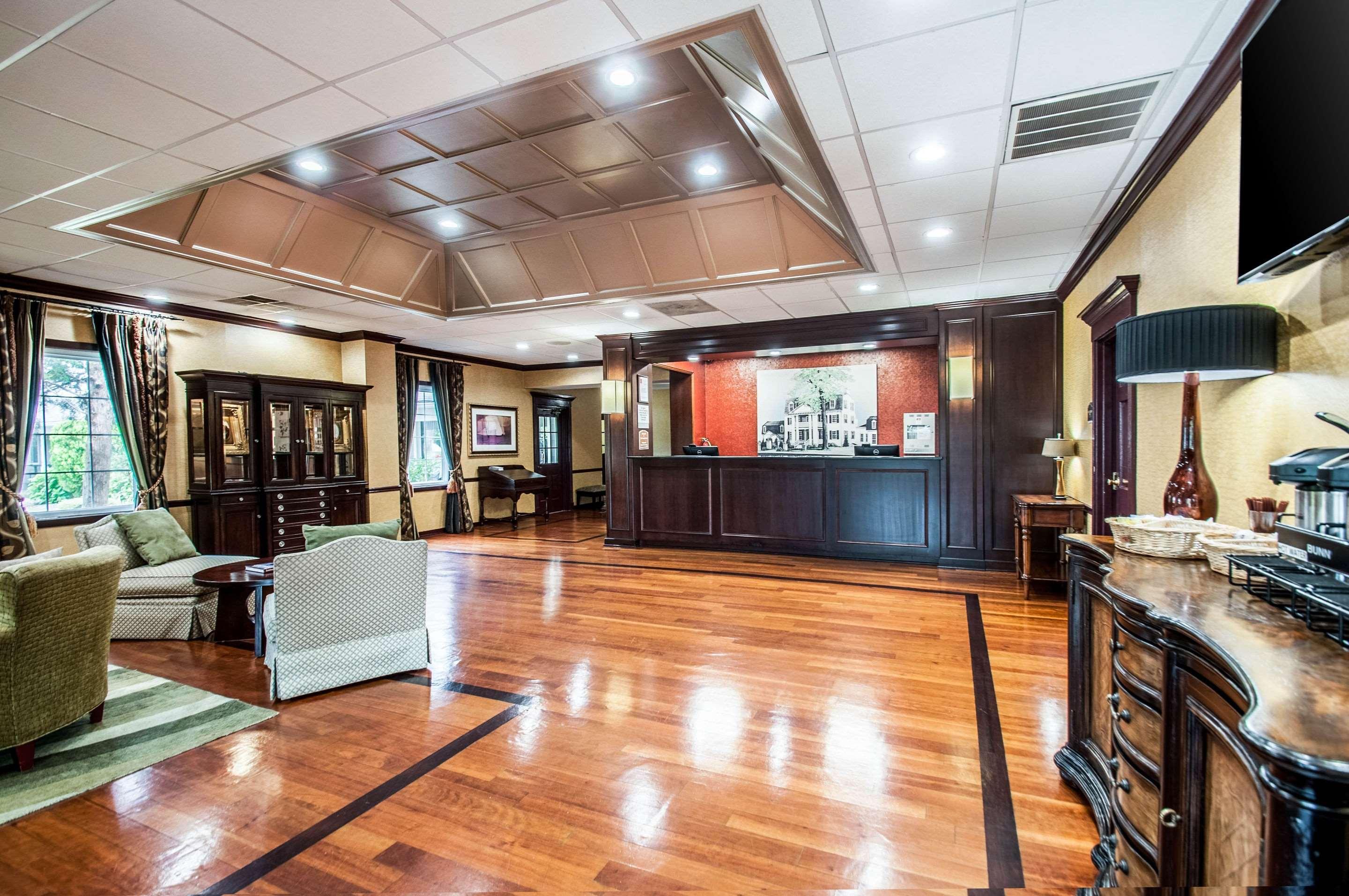 Clarion & Conference Center Hotel