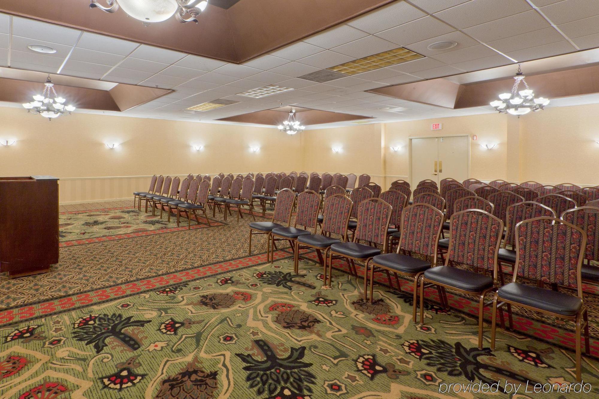 Hotel Clarion & Conference Center 3*